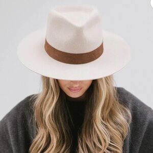 NWT in Box Gigi Pip Miller Ivory Size S/M 57